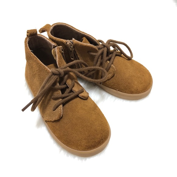 gap chukka boots